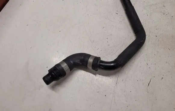 Mercedes-Benz E W212 Engine coolant pipe/hose A2125010024