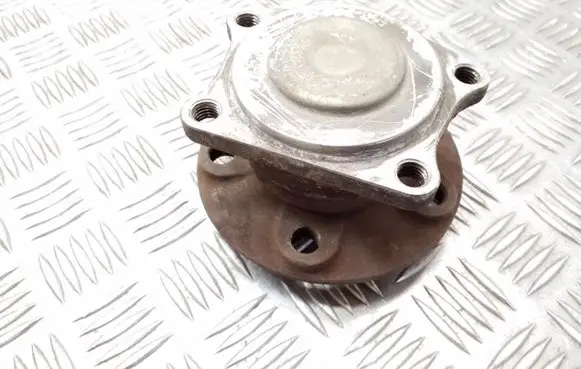 Volvo S60 Rear wheel hub