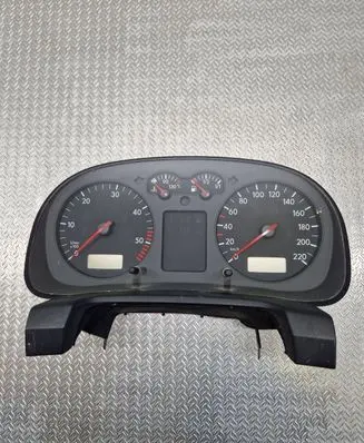 Volkswagen Golf IV Speedometer (instrument cluster) 0263611004 1J0919861B
