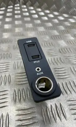Land Rover Evoque I AUX in-socket connector AW9319C166AA