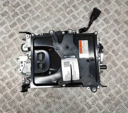 Voltage converter inverter