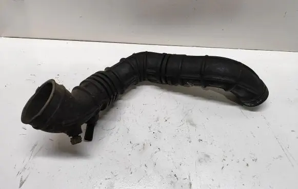 Volvo S40, V40 Air intake hose/pipe MB957388 5V023SCCAT2