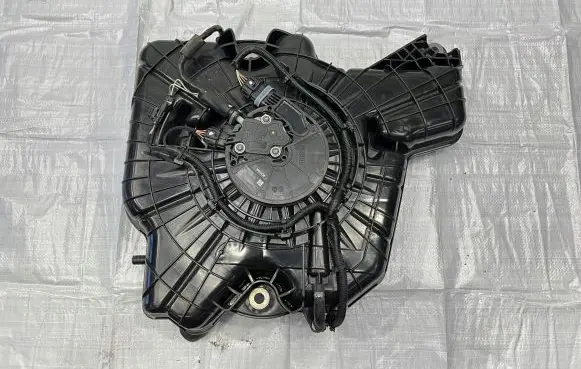 Land Rover Range Rover Evoque L538 AdBlue liquid reservoir FPLA5J229AB