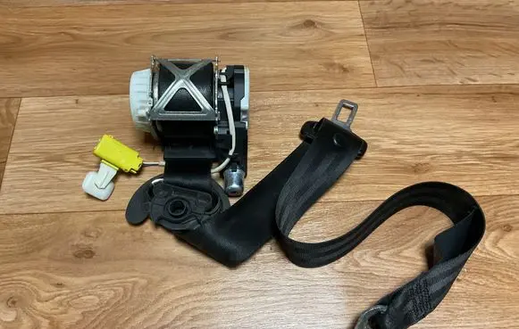Volkswagen PASSAT B6 Front seatbelt 3C1857705F YD41925006 33046823
