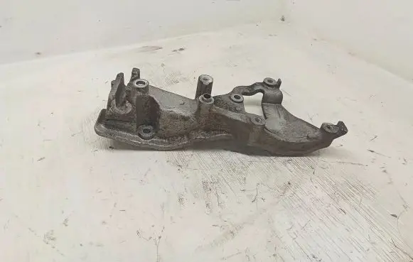 Mitsubishi Outlander Generator/alternator bracket 1801A113