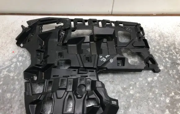 BMW iX Front bumper mounting bracket 7933600-BILI 7933600