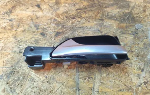 Mercedes-Benz ML W166 Front door interior handle A1667600561