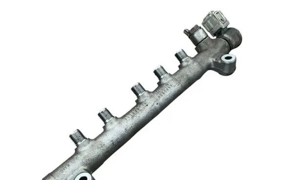 Volvo V60 Fuel main line pipe 31303612