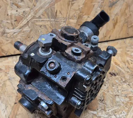 Audi Q7 4L Fuel injection high pressure pump 059130755S 01001602853 0445010154