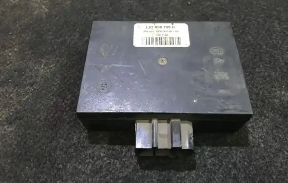 Volkswagen Golf IV Comfort/convenience module 1j0959799q