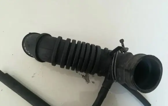 Mitsubishi Pajero Air intake hose/pipe