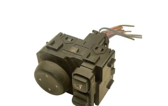 Nissan Qashqai Wing mirror switch
