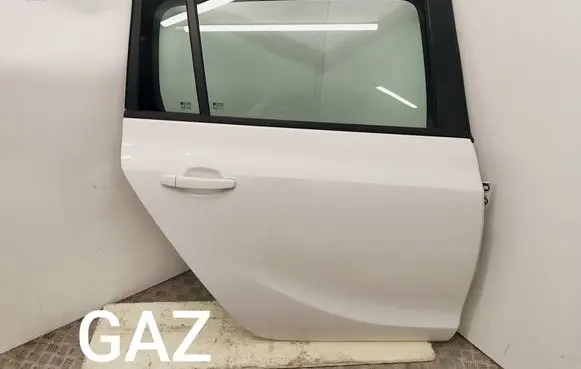 Opel Zafira C Rear door