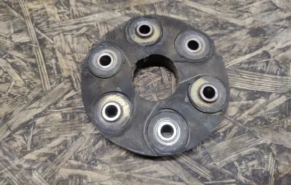 Mercedes-Benz SL R107 Rear prop shaft donut coupling/joint 1264110215