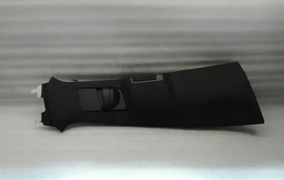 Volvo XC90 (B) pillar trim (top) 31363579