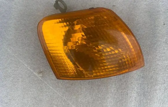 Volkswagen PASSAT B5 Front indicator light 090854088