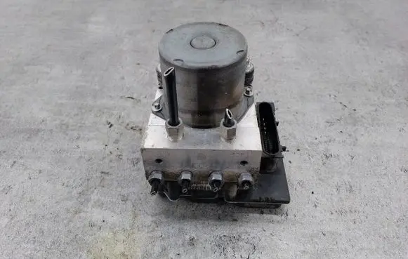 Nissan Qashqai+2 ABS Pump
