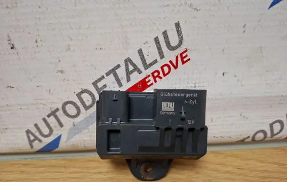 Glow plug pre-heat relay