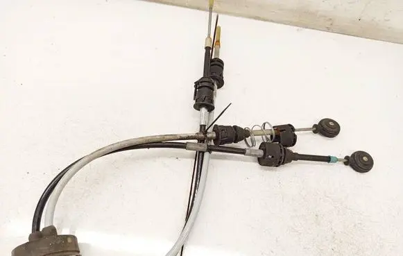 Opel Astra H Gear shift cable linkage 55350266