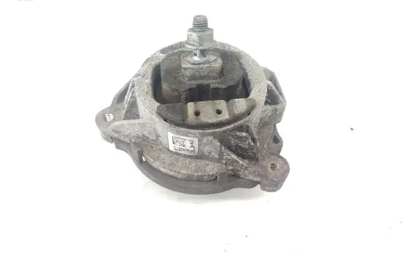 BMW 4 F32 F33 Engine mount bracket 6787657