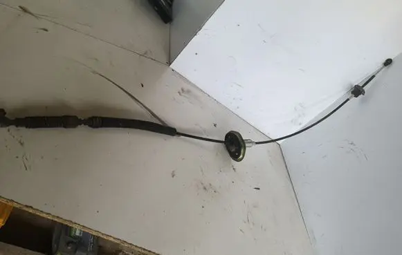 Hyundai Santa Fe Gear shift cable linkage
