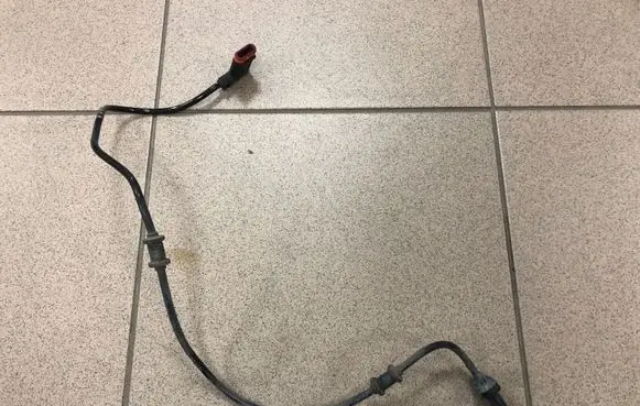Mercedes-Benz E W212 ABS rear brake sensor A2125402117