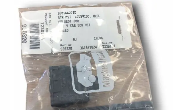 Peugeot 208 Light switch 98016627ZD