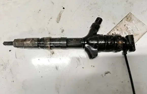 Toyota Corolla Verso AR10 Fuel injector 236700G010