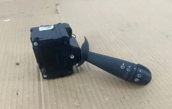 Dacia Duster Wiper control stalk E1109568 2370 060616