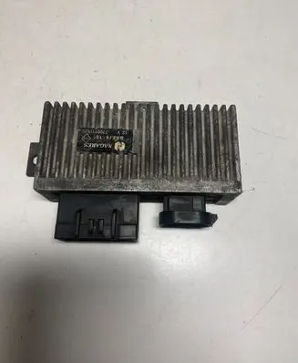 Renault Megane I Glow plug pre-heat relay 7700111525