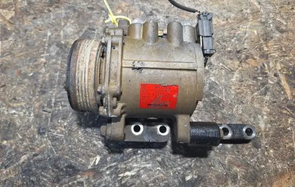 Mitsubishi Canter Air conditioning (A/C) compressor (pump) MK512949 AKC200A051C