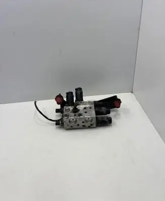 BMW 7 E65 E66 Active stabilizer control/valve assembly 3044641