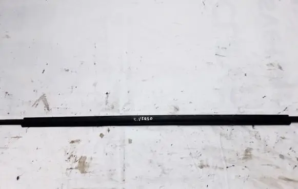Toyota Corolla Verso E110 Front door glass trim molding 