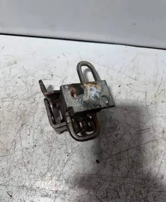 Volkswagen Golf VI Front door upper hinge 1K0831411Q A046575