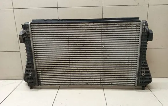 Skoda Octavia Mk2 (1Z) Intercooler radiator 1K0145803L