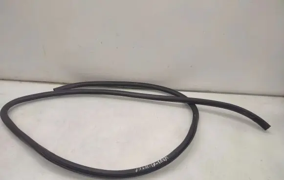 Lexus GS 250 350 300H 450H Front door rubber seal 