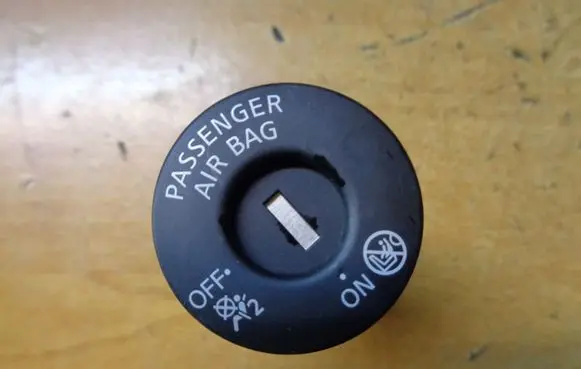 Nissan Qashqai Passenger airbag on/off switch 14Z12SD
