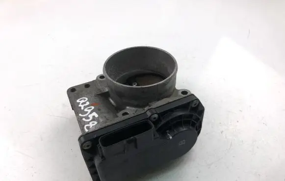 Volvo V50 Throttle valve 30711551