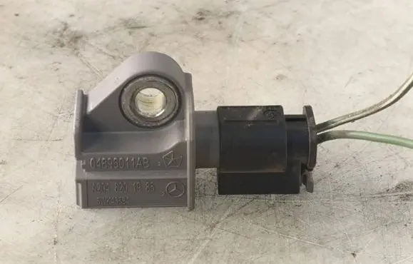 Dodge Journey Airbag deployment crash/impact sensor 04896011AB A2048201985 5WK43584