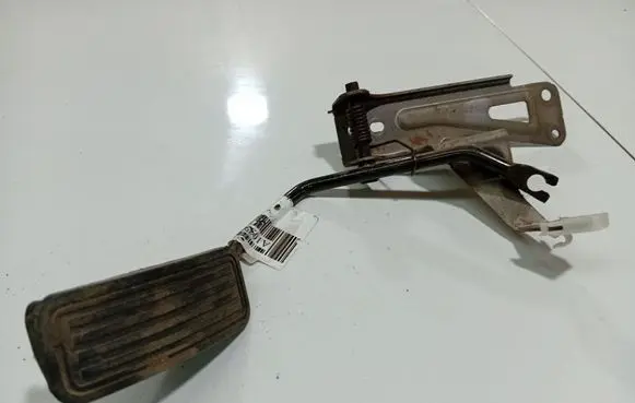 Mazda 3 I Accelerator throttle pedal