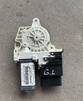 Skoda Octavia Mk2 (1Z) Rear door window regulator motor 5K0959703AS 3092010400 W2101
