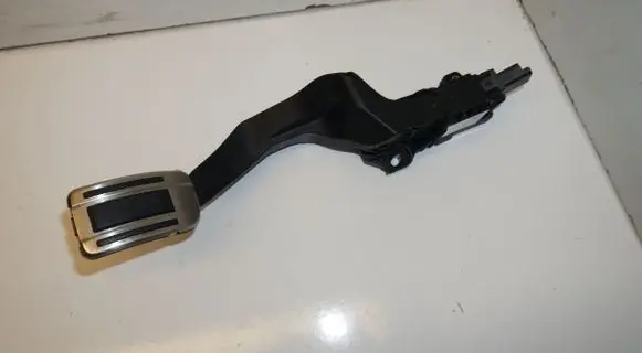Peugeot 2008 II Accelerator throttle pedal 9827705480