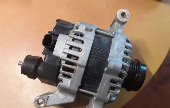 Chevrolet Malibu Generator/alternator 13515942 A005TV0182ZC