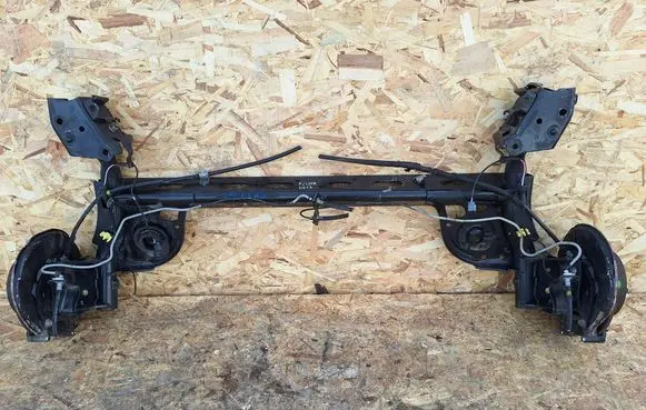 Nissan Pulsar Rear axle beam 