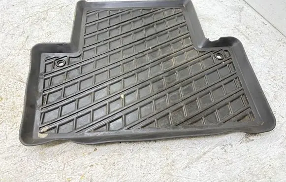 Volvo V70 Rear floor mat 30660992
