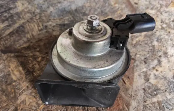 BMW 2 F45 Horn signal 7332594