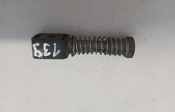 Volkswagen Golf VI Gear shift cable bracket KKT