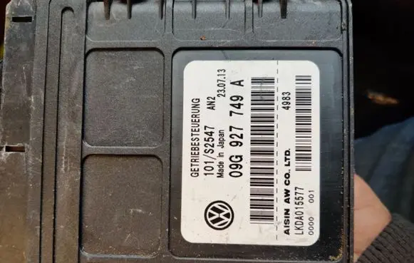 Volkswagen Jetta VI Gearbox control unit/module 09G927749A
