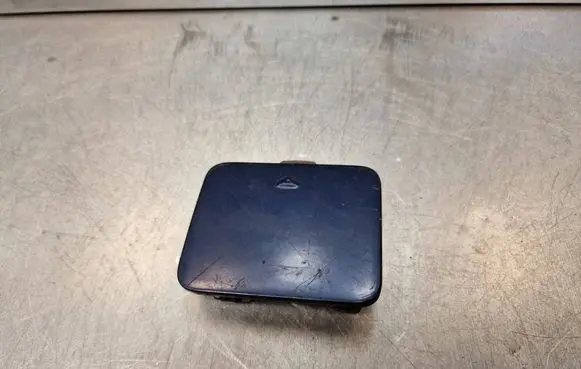 BMW 5 E60 E61 Front tow hook cap/cover 7896585 11400915