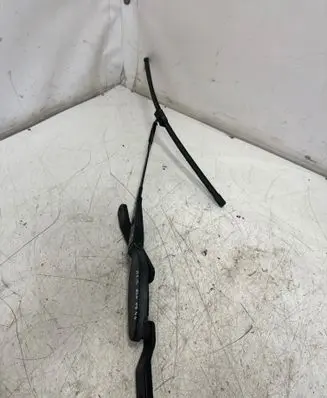 Mercedes-Benz E W212 Front wiper blade arm A2128200944